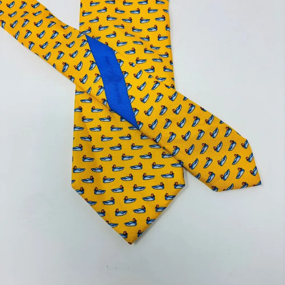 J McLaughlin Duck Print Silk Tie Yellow Blue Novelty Italian Made 3.5 x 59